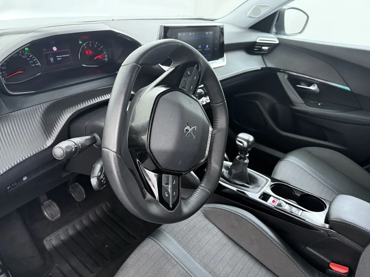1.2 130PK Allure Pack | Achteruitrijcamera | Airco (automatisch) | Apple Carplay/Android Auto