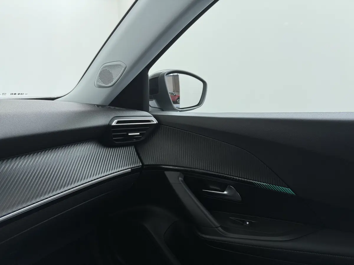 1.2 130PK Allure Pack | Achteruitrijcamera | Airco (automatisch) | Apple Carplay/Android Auto