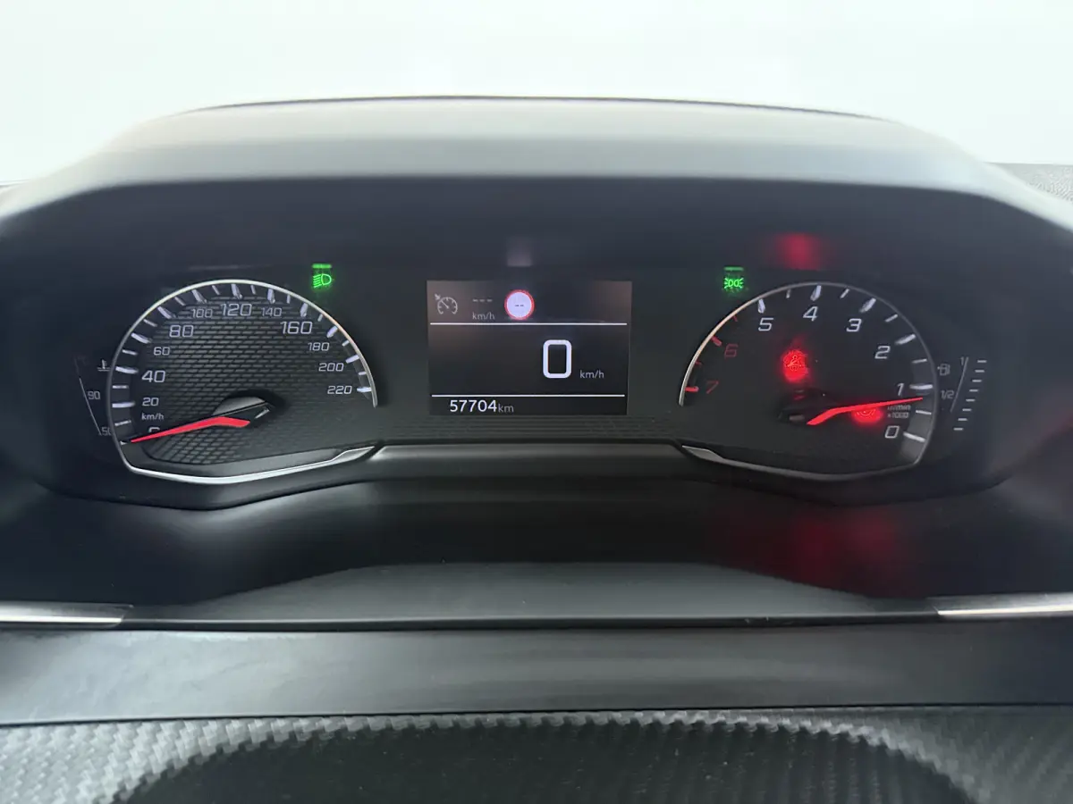 1.2 130PK Allure Pack | Achteruitrijcamera | Airco (automatisch) | Apple Carplay/Android Auto