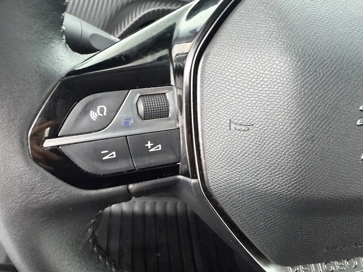 1.2 130PK Allure Pack | Achteruitrijcamera | Airco (automatisch) | Apple Carplay/Android Auto
