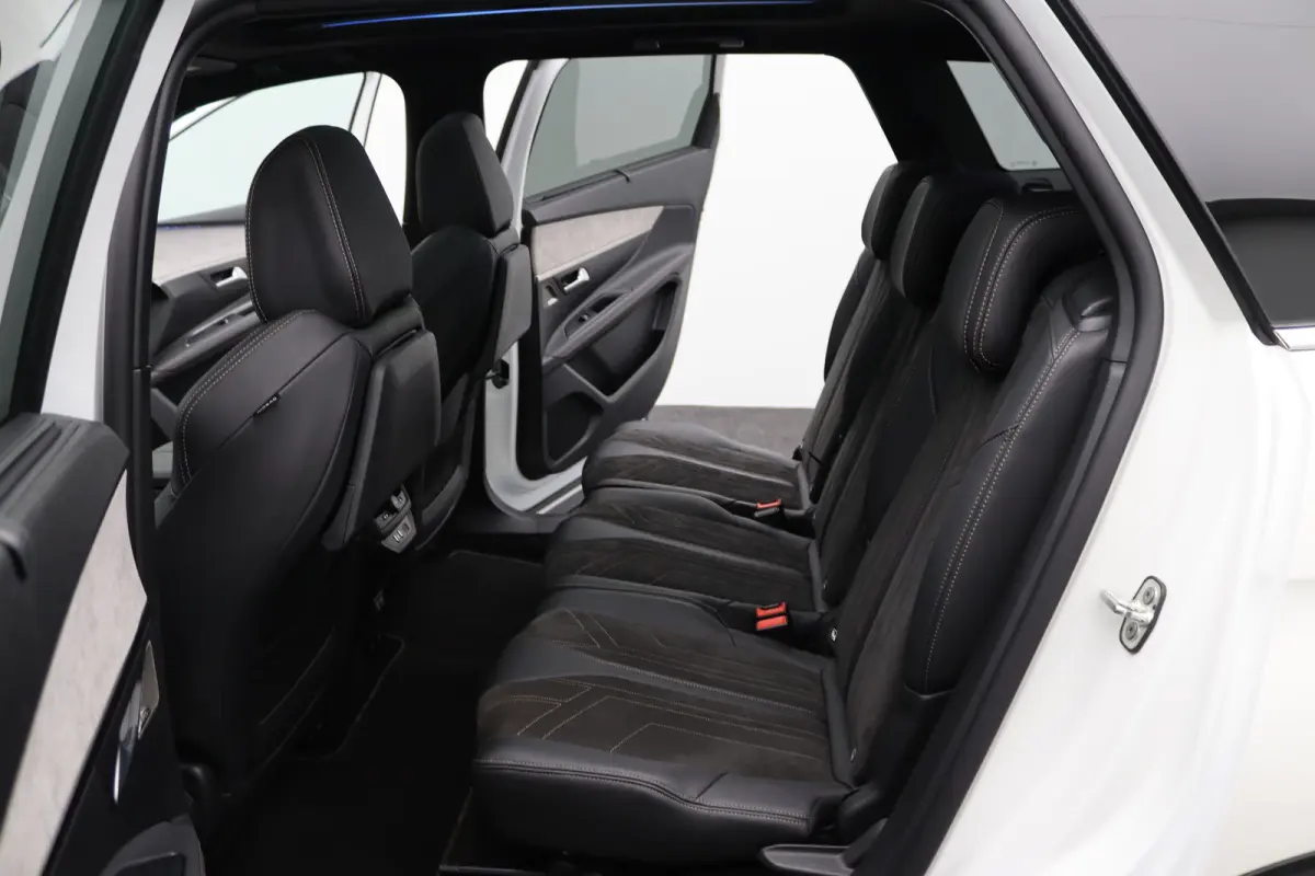 1.6 PureTech GT Pack Business Automaat | 2 stoelen op derde rij | Airco (automatisch) | Apple Carplay/Android Auto|telefoonintegratie premium
