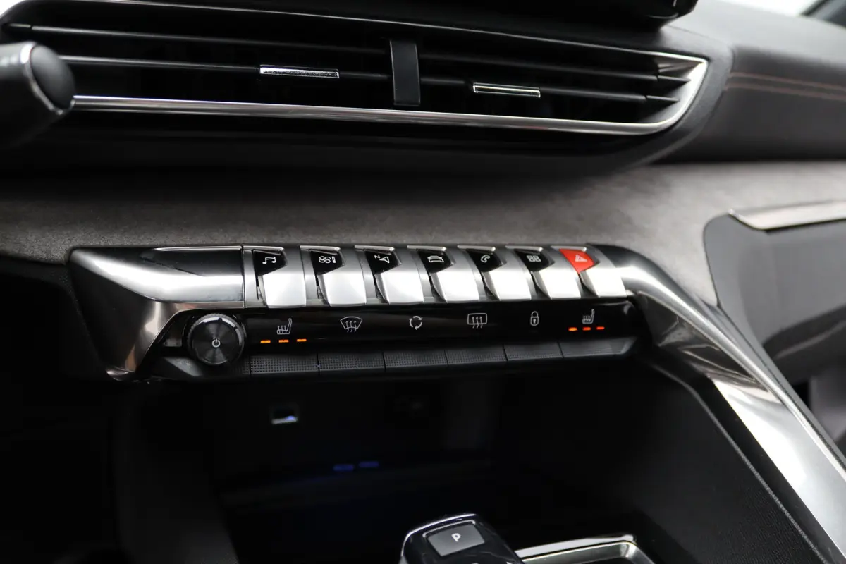 1.6 PureTech GT Pack Business Automaat | 2 stoelen op derde rij | Airco (automatisch) | Apple Carplay/Android Auto|telefoonintegratie premium