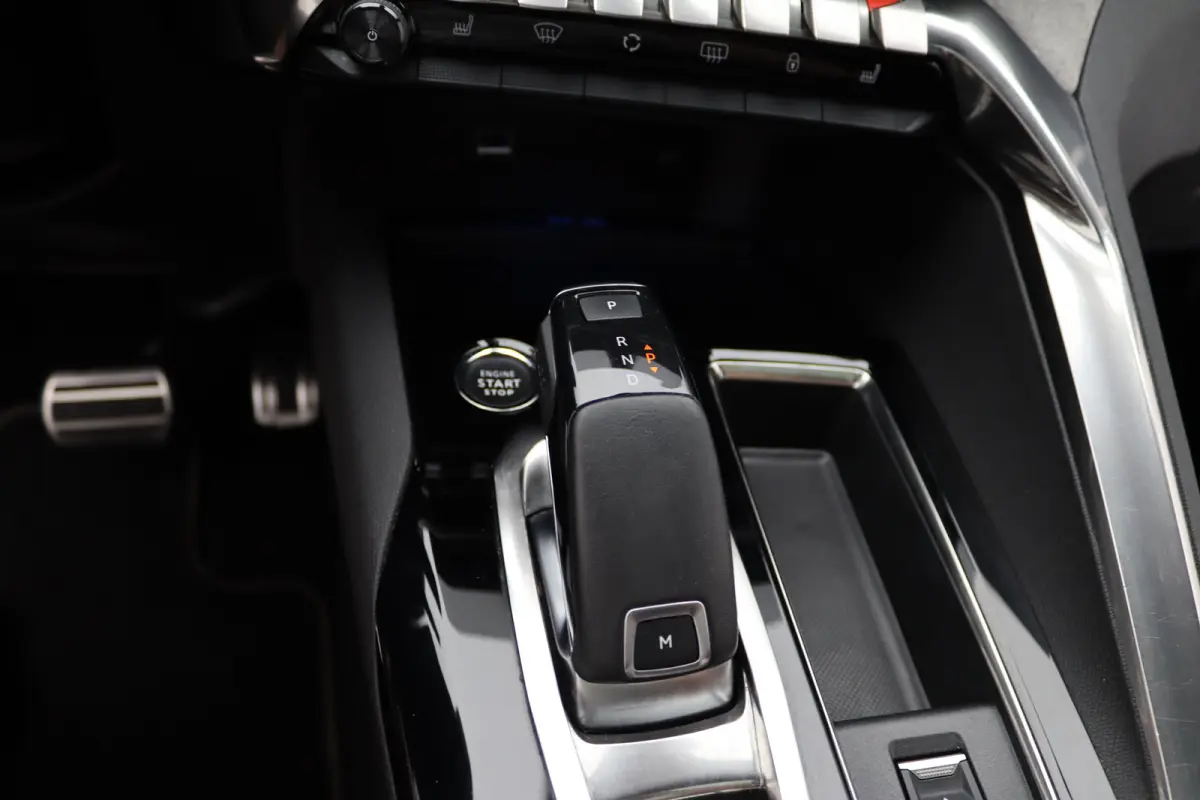 1.6 PureTech GT Pack Business Automaat | 2 stoelen op derde rij | Airco (automatisch) | Apple Carplay/Android Auto|telefoonintegratie premium
