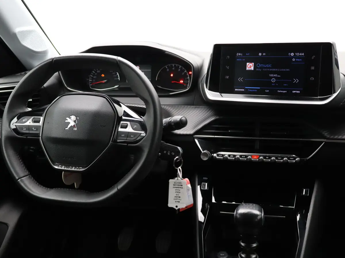1.2 PureTech Allure Parkeersensoren | Climate Control | Cruise Control | 16' Lichtmetalen Velgen | Apple Carplay/Android Auto
