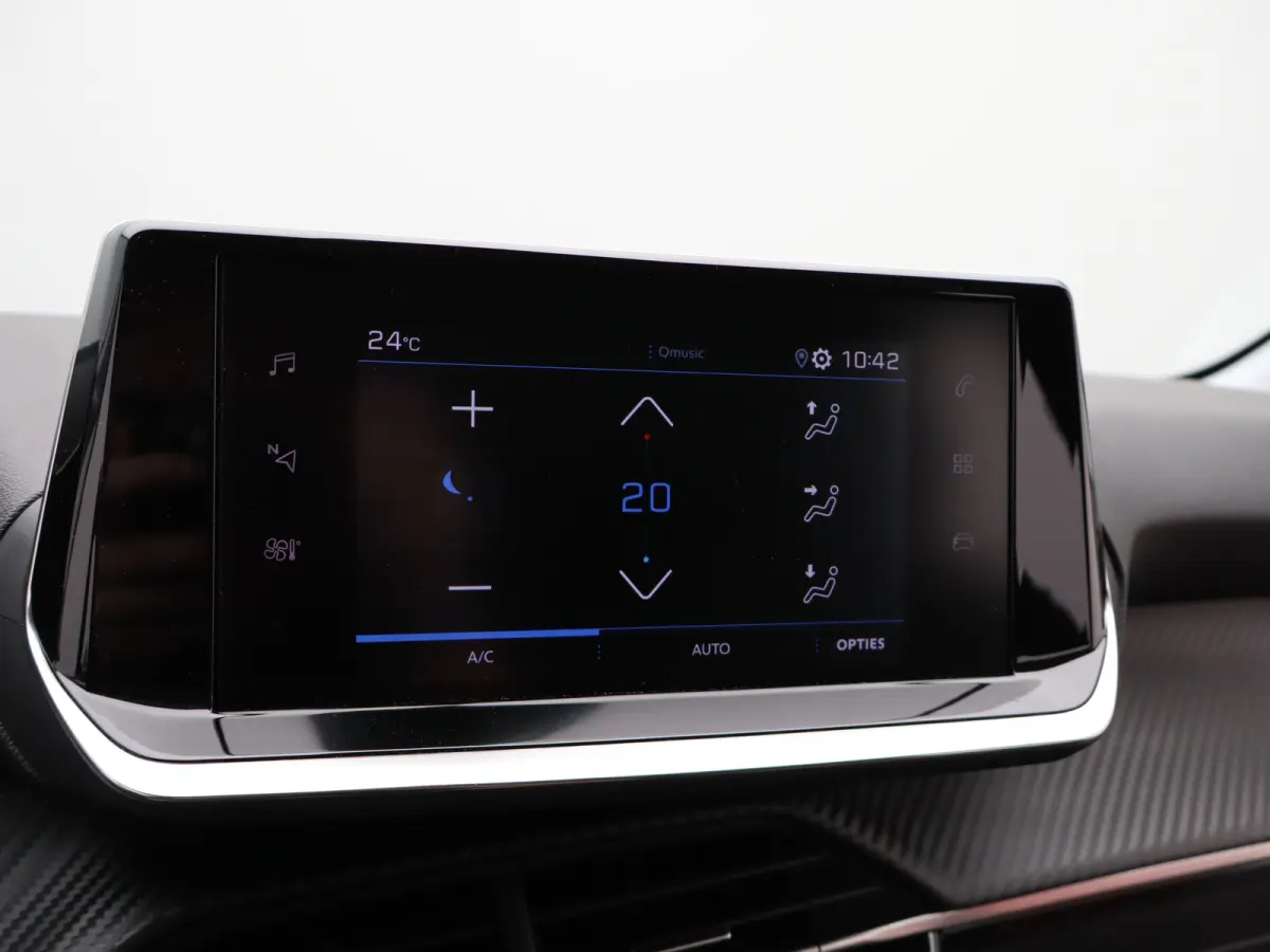 1.2 PureTech Allure Parkeersensoren | Climate Control | Cruise Control | 16' Lichtmetalen Velgen | Apple Carplay/Android Auto