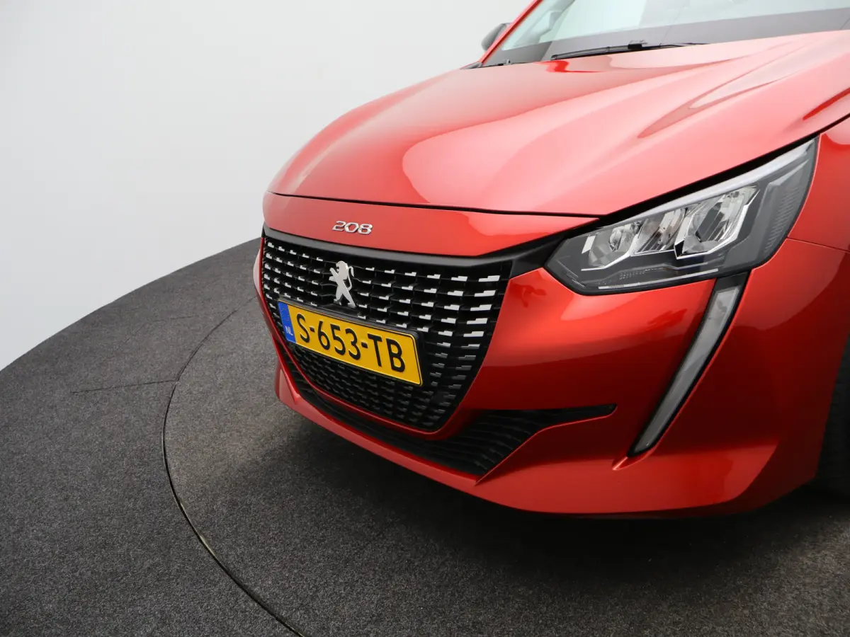 1.2 PureTech Allure Parkeersensoren | Climate Control | Cruise Control | 16' Lichtmetalen Velgen | Apple Carplay/Android Auto