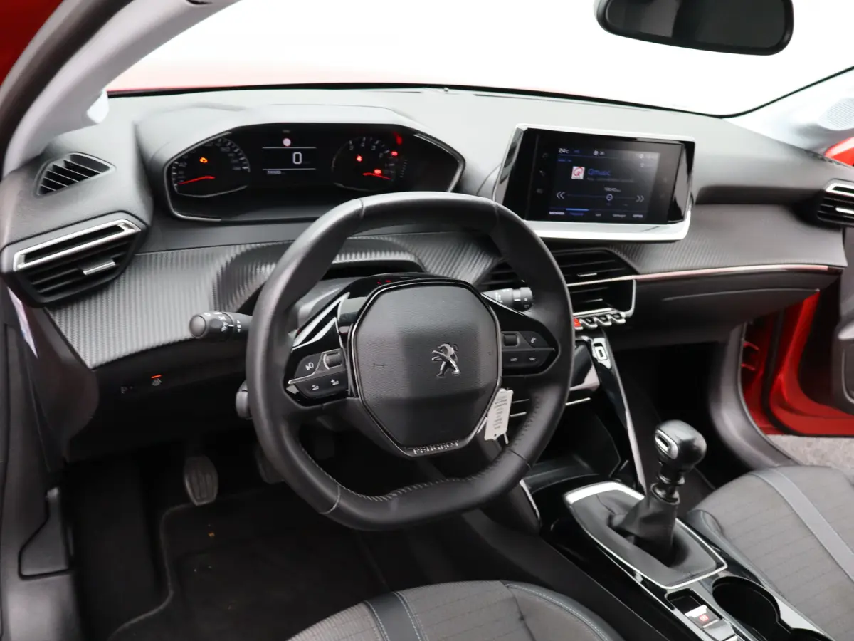 1.2 PureTech Allure Parkeersensoren | Climate Control | Cruise Control | 16' Lichtmetalen Velgen | Apple Carplay/Android Auto
