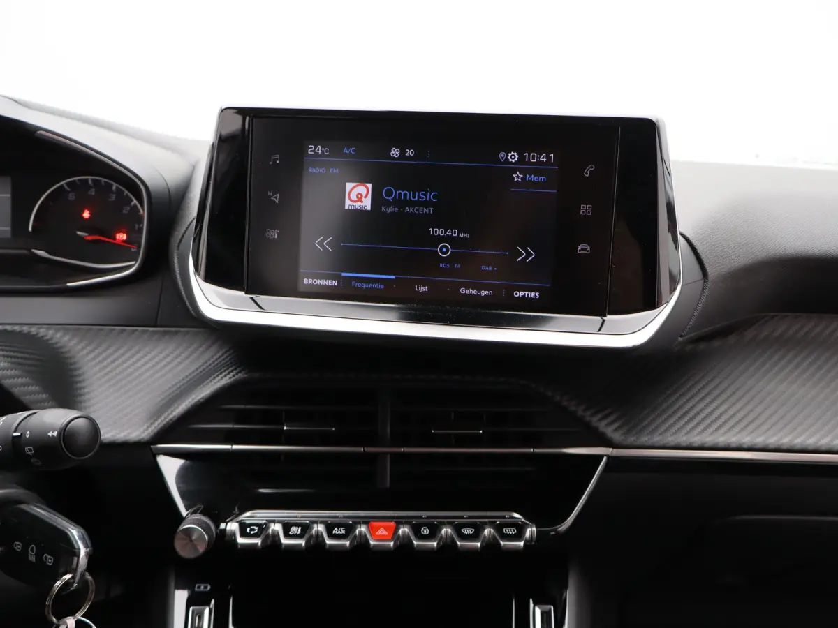 1.2 PureTech Allure Parkeersensoren | Climate Control | Cruise Control | 16' Lichtmetalen Velgen | Apple Carplay/Android Auto