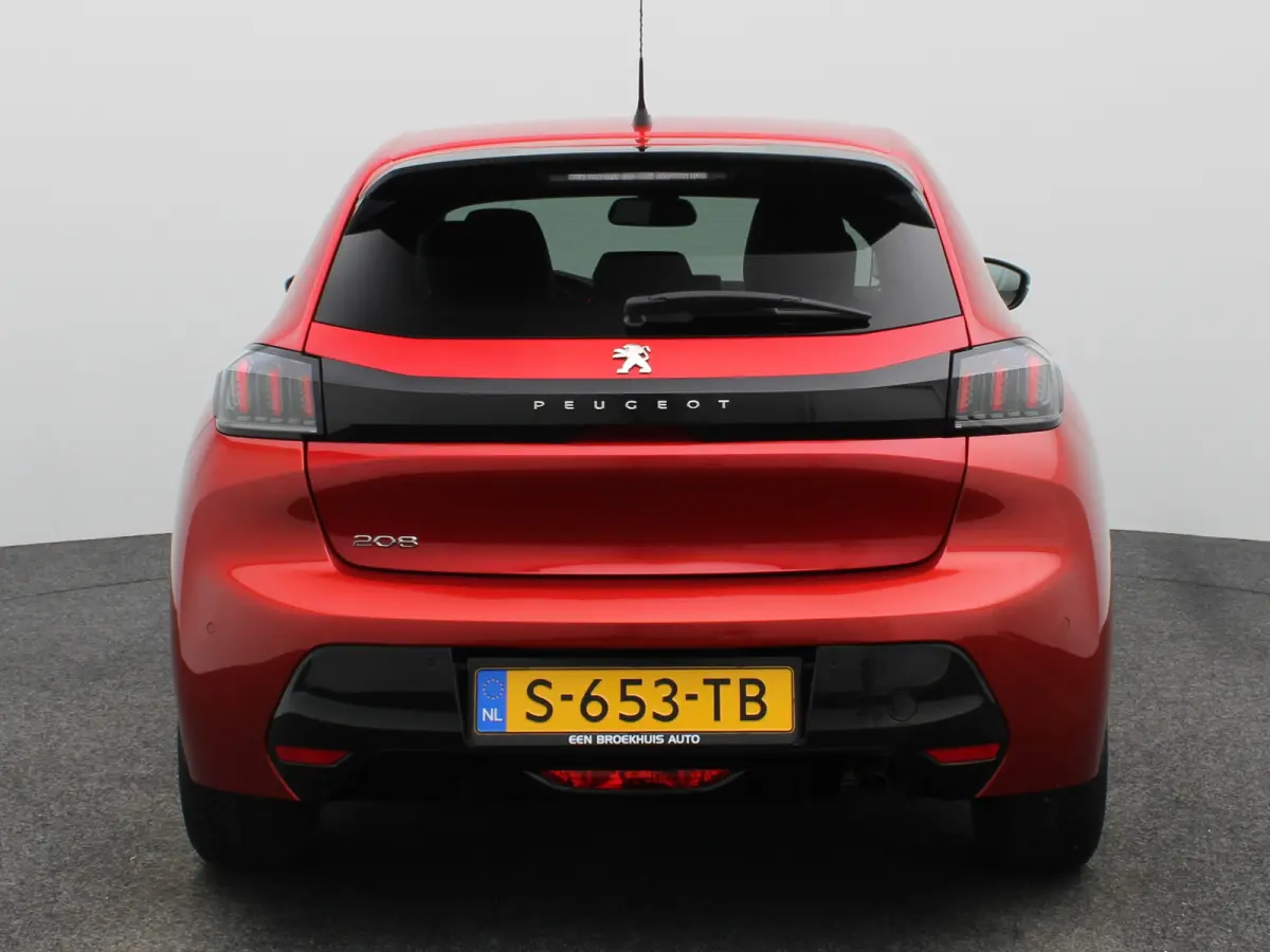 1.2 PureTech Allure Parkeersensoren | Climate Control | Cruise Control | 16' Lichtmetalen Velgen | Apple Carplay/Android Auto