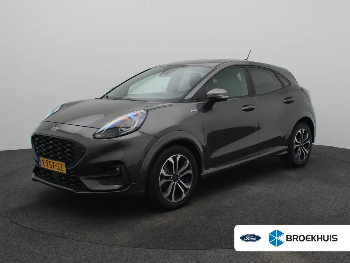 1.0 EcoBoost ST-Line | WInter Pakket | Stoelverwarming | Achteruitrijcamera | Parkeersensoren | Cruise Control | Climate Control | 17" Lichtmetalenvelgen | Apple Carplay/Android Auto