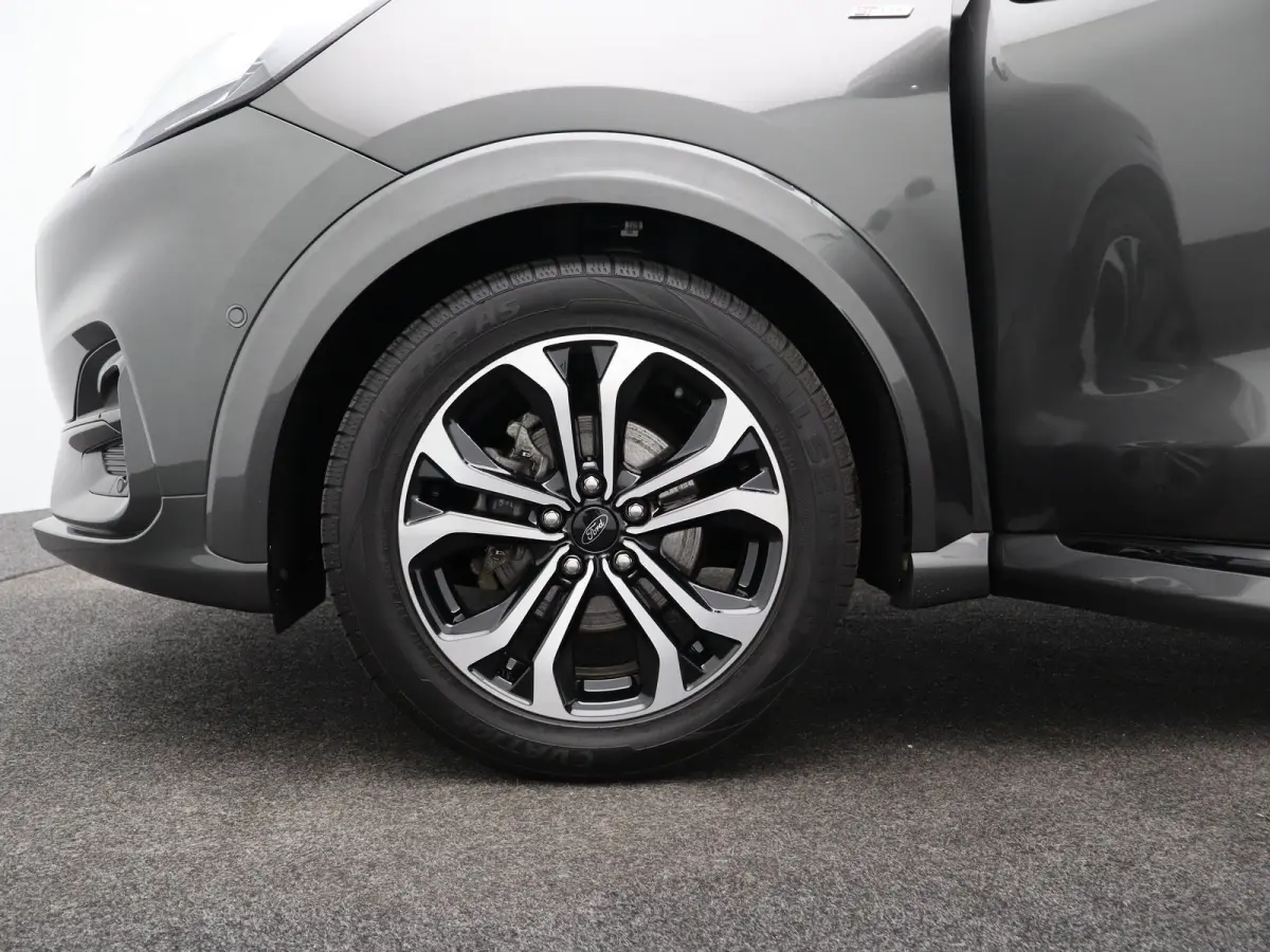 1.0 EcoBoost ST-Line | WInter Pakket | Stoelverwarming | Achteruitrijcamera | Parkeersensoren | Cruise Control | Climate Control | 17" Lichtmetalenvelgen | Apple Carplay/Android Auto