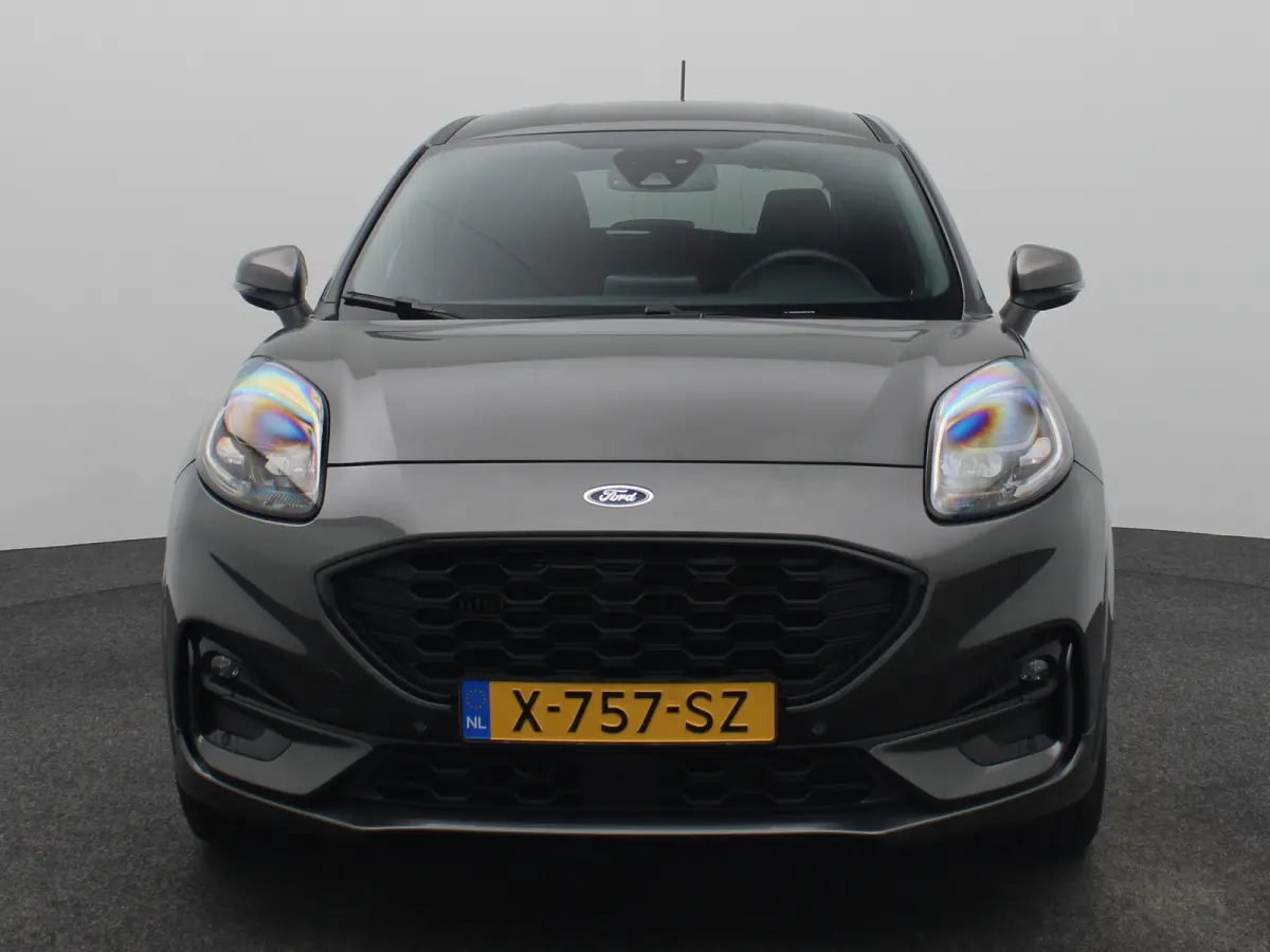 1.0 EcoBoost ST-Line | WInter Pakket | Stoelverwarming | Achteruitrijcamera | Parkeersensoren | Cruise Control | Climate Control | 17" Lichtmetalenvelgen | Apple Carplay/Android Auto