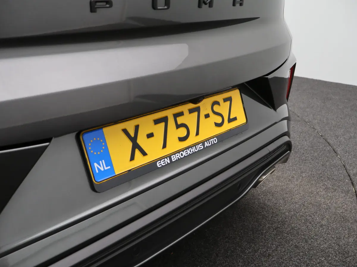1.0 EcoBoost ST-Line | WInter Pakket | Stoelverwarming | Achteruitrijcamera | Parkeersensoren | Cruise Control | Climate Control | 17" Lichtmetalenvelgen | Apple Carplay/Android Auto