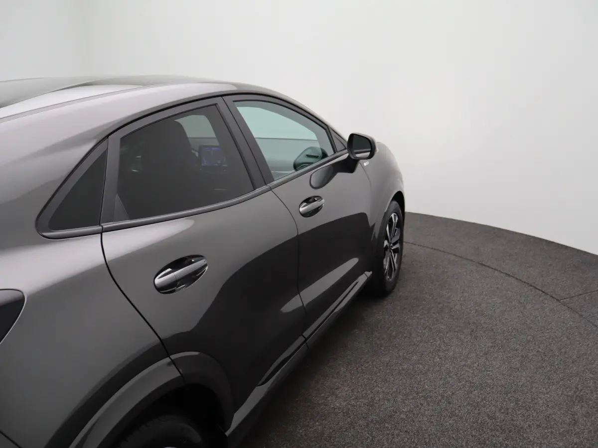 1.0 EcoBoost ST-Line Winter Pakket | Achteruitrijcamera | Apple Carplay/Android Auto | Parkeersenoren | Navigatie | 17" Lichtmetalen Velgen