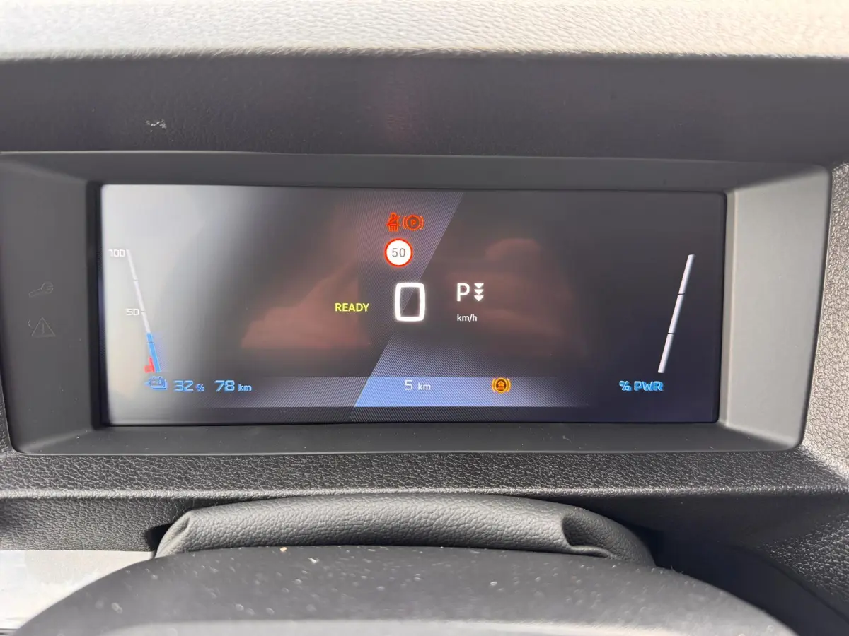 EV L3 75 kWh €14.740 korting!! | 16" stalen velgen | Elektrisch bedienbare en verwarmbare buitenspiegels | Elektrische parkeerrem