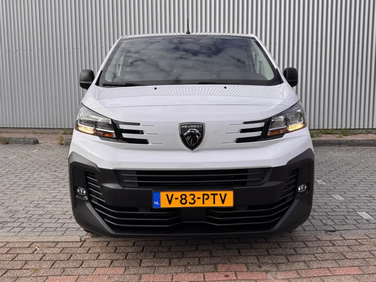 EV L3 75 kWh €14.740 korting!! | 16" stalen velgen | Elektrisch bedienbare en verwarmbare buitenspiegels | Elektrische parkeerrem