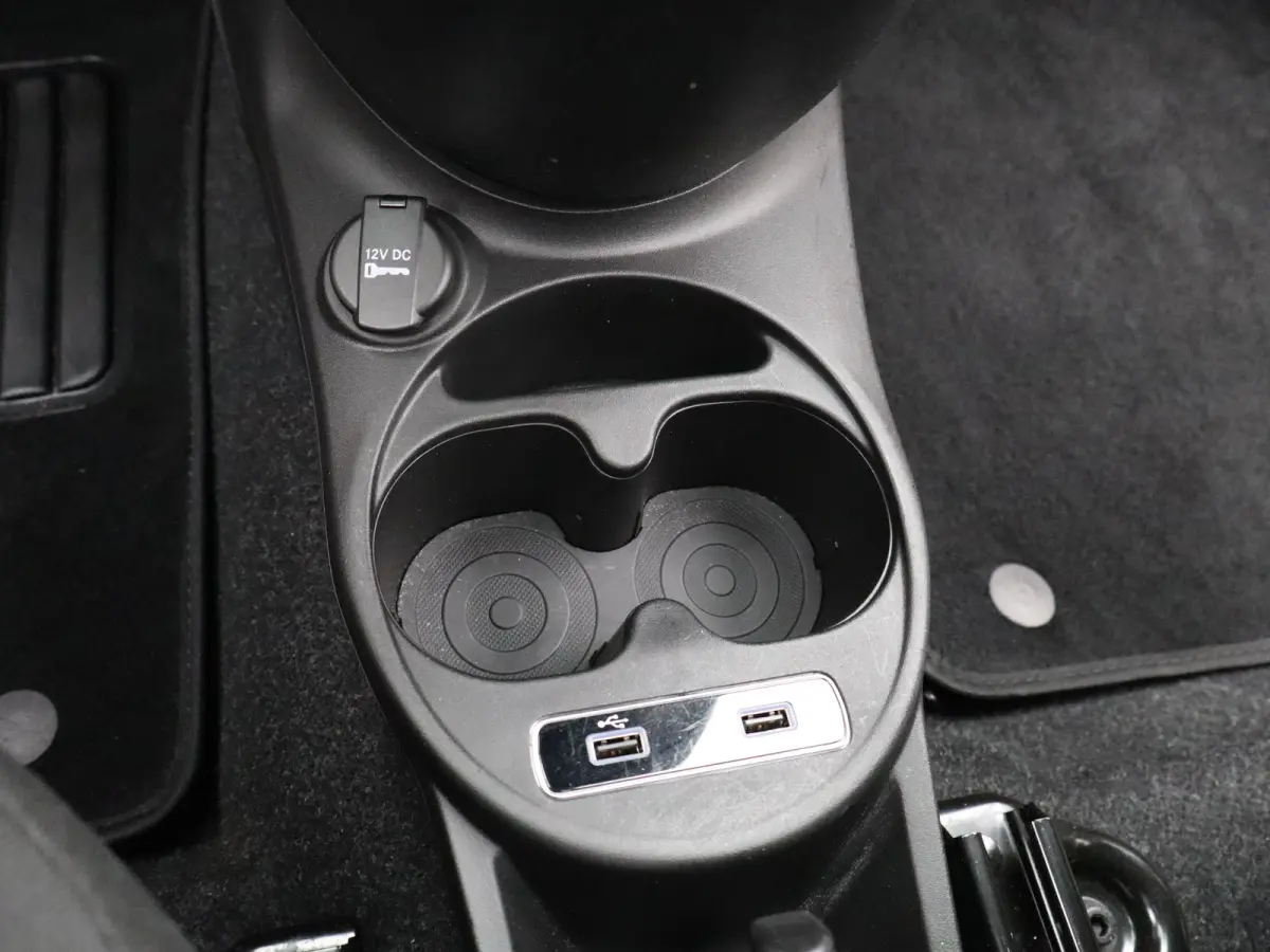 1.0 Hybrid Dolcevita | Airco | Panoramadak | Apple Carplay/Android Auto
