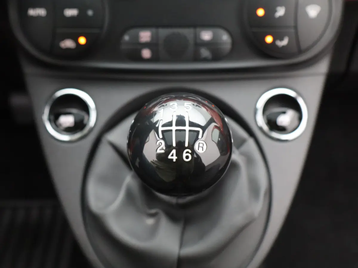 1.0 Hybrid Dolcevita | Airco | Panoramadak | Apple Carplay/Android Auto