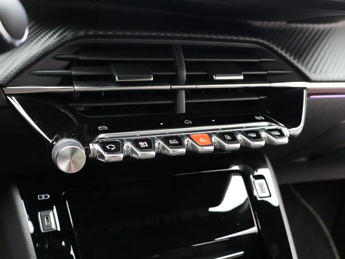 1.2 PureTech 100 GT Navi | Camera | Carplay | 17'' LMV| Cruise | Clima | PDC V+A |