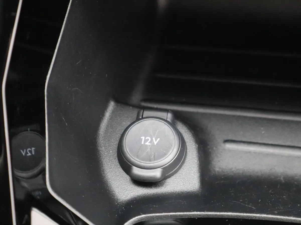 1.2 PureTech 100 GT Navi | Camera | Carplay | 17'' LMV| Cruise | Clima | PDC V+A |