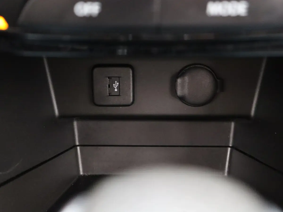 1.5 Hybrid Select | Automaat | Adaptieve cruise | Clima | NAvi | Stoelverwarming | Camera | Carplay |