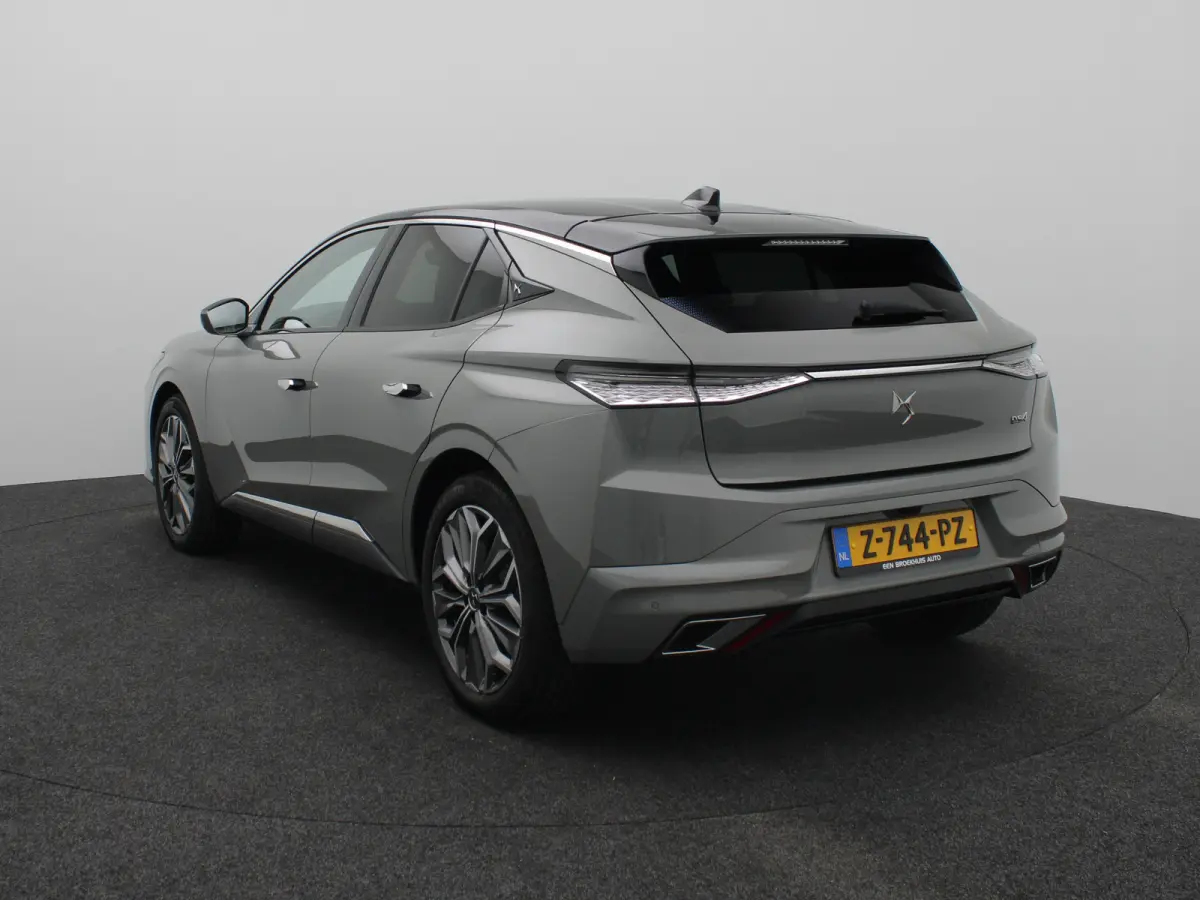 1.2 PureTech Bastille Camera | Apple Carplay/Android Auto | Cruise Control | Keyless | 19" Lichtmetalen Velgen | Parkeersenosren Voor en Achter