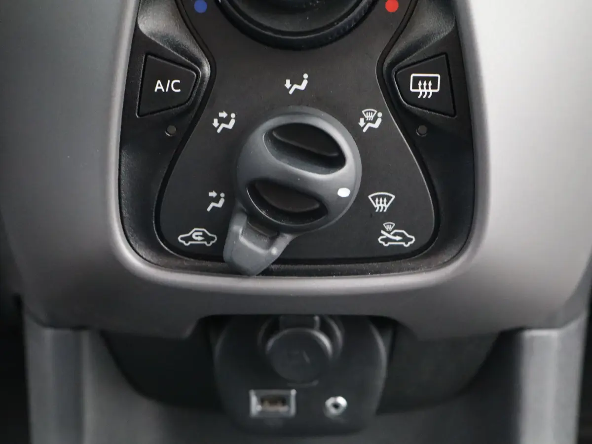 1.0 e-VTi Active | Airco | Boordcomputer | Stuurwiel multifunctioneel