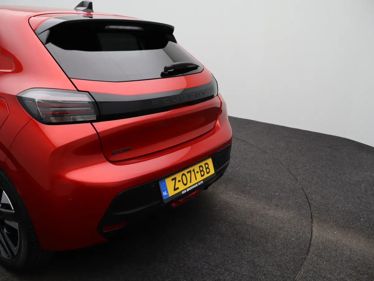1.2 PureTech 100 Allure 1e Eigenaar | Parkeersenoren Voor en Achter | Camera | Climate Control | Apple Carplay/Android Auto | Cruise Control