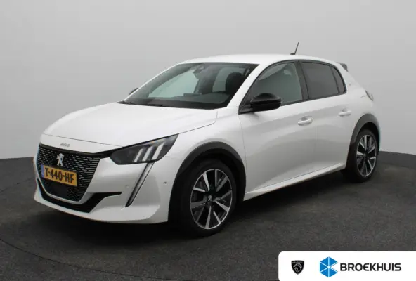 1.2 PureTech GT Pack Automaat | Cruise Control | Keyless | Camera | Climate Control | Appel Carplay/Android auto | 17" Lichtmetalen Velgen