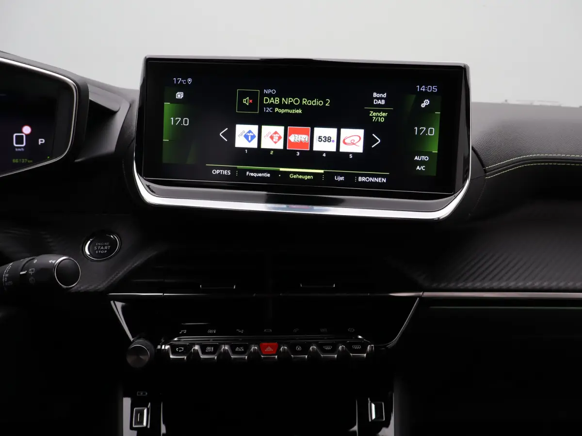 1.2 PureTech GT Pack Automaat | Cruise Control | Keyless | Camera | Climate Control | Appel Carplay/Android auto | 17" Lichtmetalen Velgen