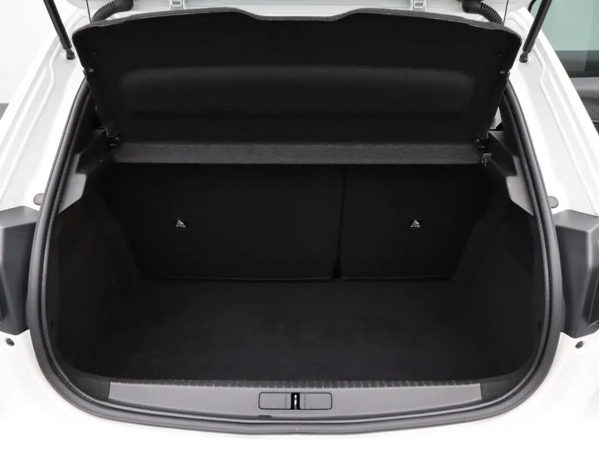 1.2 PureTech GT Pack Automaat | Cruise Control | Keyless | Camera | Climate Control | Appel Carplay/Android auto | 17" Lichtmetalen Velgen