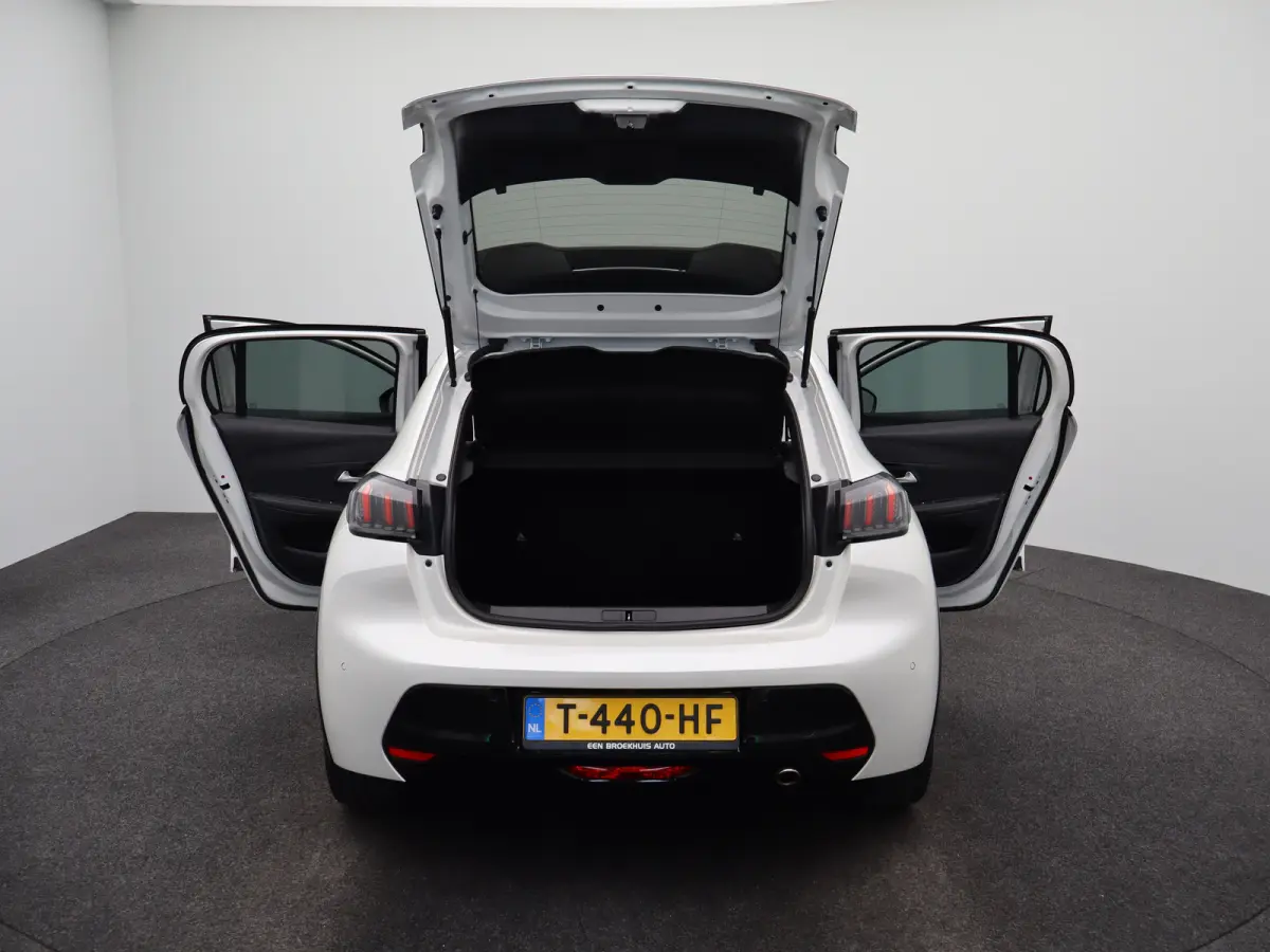 1.2 PureTech GT Pack Automaat | Cruise Control | Keyless | Camera | Climate Control | Appel Carplay/Android auto | 17" Lichtmetalen Velgen