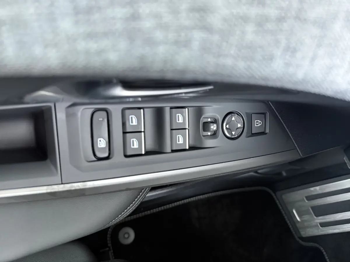 | Demo Deal | 1.2 Hybrid 145 GT | Dodehoek detectie | Keyless entry | Matrix LED koplampen