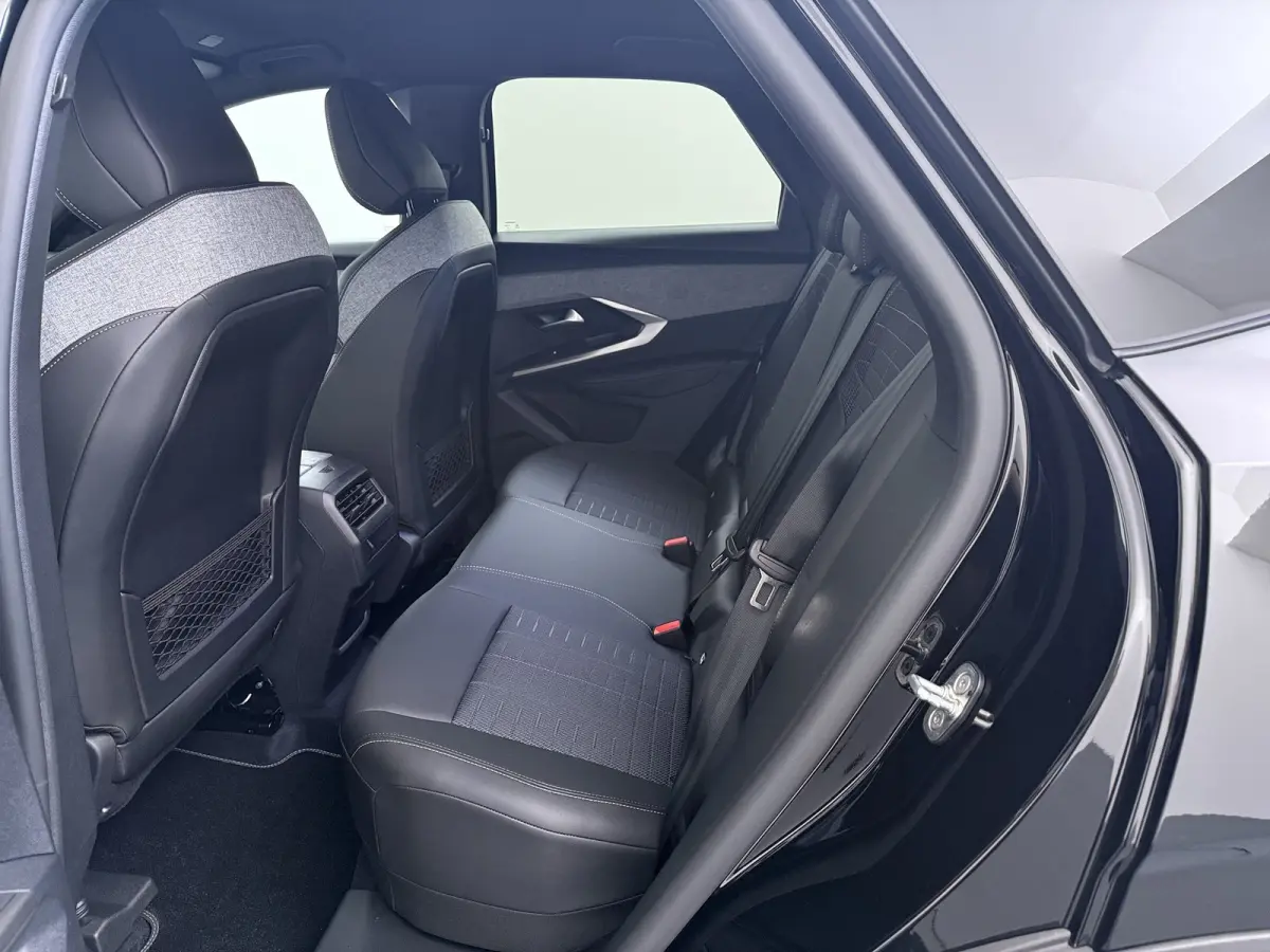 | Demo Deal | 1.2 Hybrid 145 GT | Dodehoek detectie | Keyless entry | Matrix LED koplampen