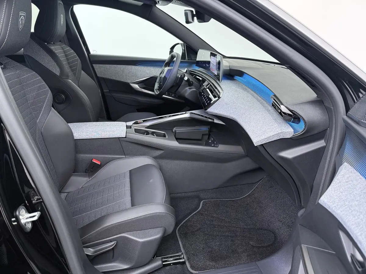 | Demo Deal | 1.2 Hybrid 145 GT | Dodehoek detectie | Keyless entry | Matrix LED koplampen