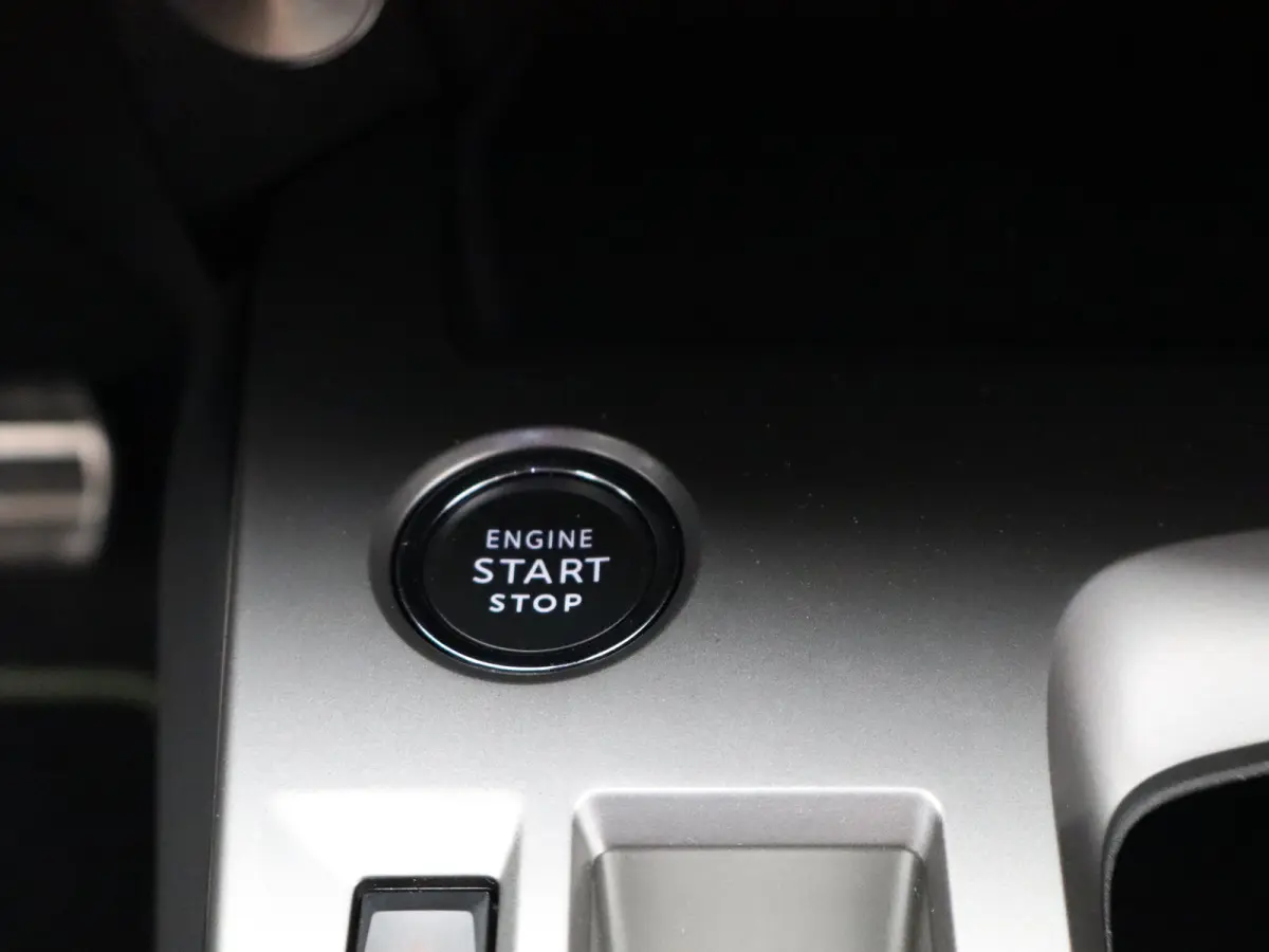 1.2 PureTech GT 360 Graden Camera | Elektrische Kofferklep | Dodehoekbewaking | Parkeersenoren Voor en Achter | Adaptive Cruise Control | Drive Assist | Elektrisch Verstelbare Stoelen met Ma