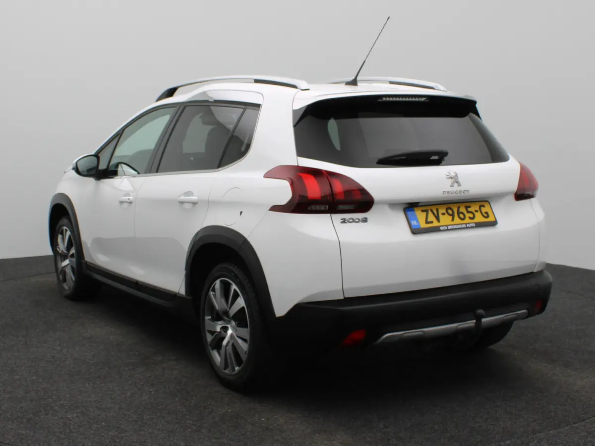 1.2 PureTech Allure Panormadak | Parkeersenoren | Camera | Navigatie | Climat Control | Cruise Control | 17" Lichtmetalen Velgen