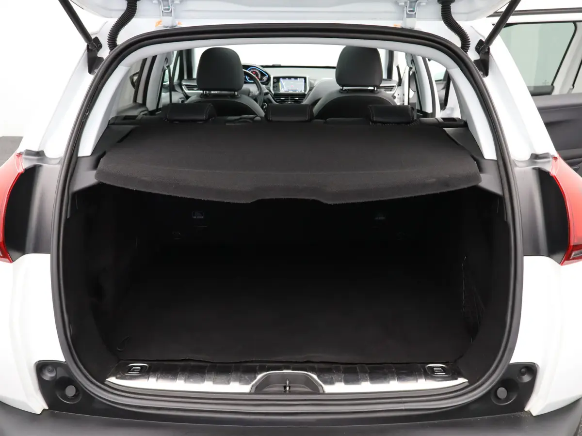 1.2 PureTech Allure Panormadak | Parkeersenoren | Camera | Navigatie | Climat Control | Cruise Control | 17" Lichtmetalen Velgen