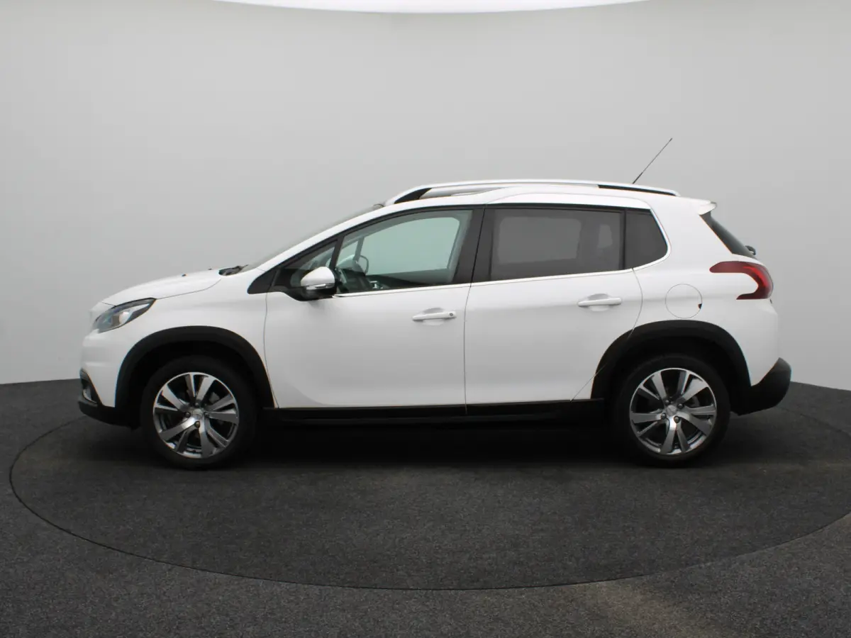1.2 PureTech Allure Panormadak | Parkeersenoren | Camera | Navigatie | Climat Control | Cruise Control | 17" Lichtmetalen Velgen