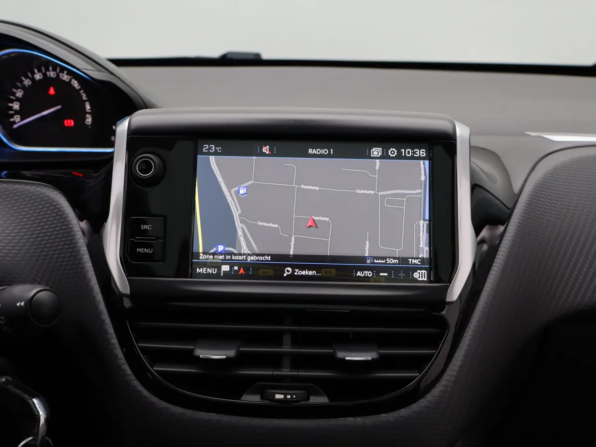 1.2 PureTech Allure Panormadak | Parkeersenoren | Camera | Navigatie | Climat Control | Cruise Control | 17" Lichtmetalen Velgen