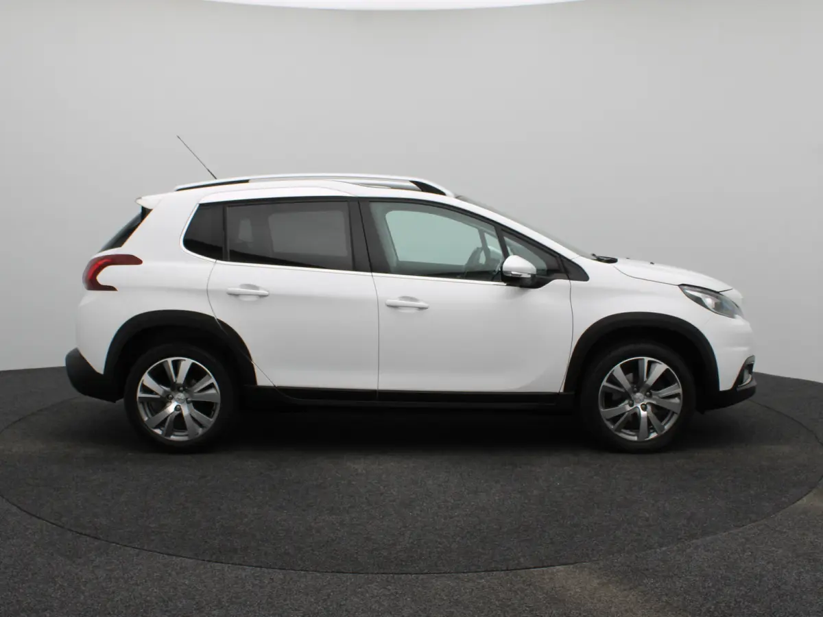 1.2 PureTech Allure Panormadak | Parkeersenoren | Camera | Navigatie | Climat Control | Cruise Control | 17" Lichtmetalen Velgen