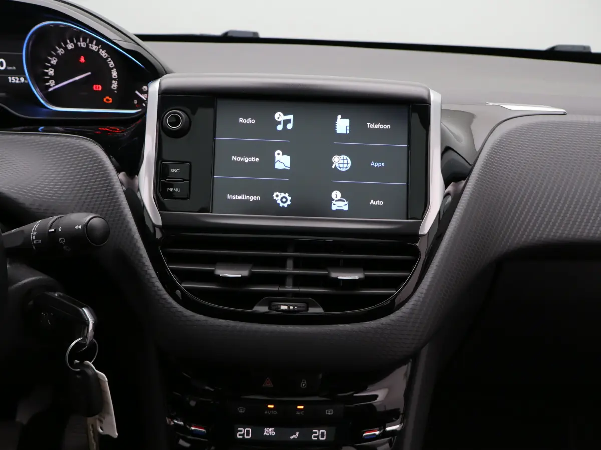 1.2 PureTech Allure Panormadak | Parkeersenoren | Camera | Navigatie | Climat Control | Cruise Control | 17" Lichtmetalen Velgen