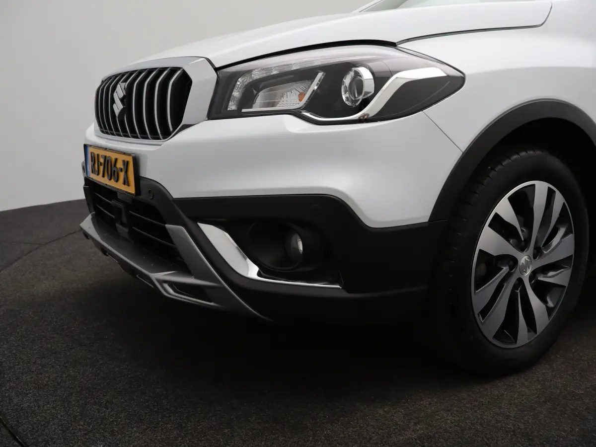 1.4 Boosterjet High Executive Stoelverwarming | Apple Carplay/Android Auto | Adaptieve Cruise Control | Navigatie | Camera | Parkeensenoren Voor en Achter