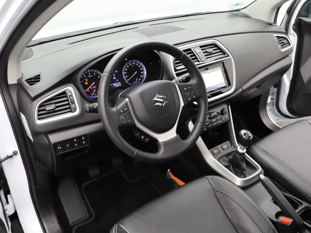 1.4 Boosterjet High Executive Stoelverwarming | Apple Carplay/Android Auto | Adaptieve Cruise Control | Navigatie | Camera | Parkeensenoren Voor en Achter