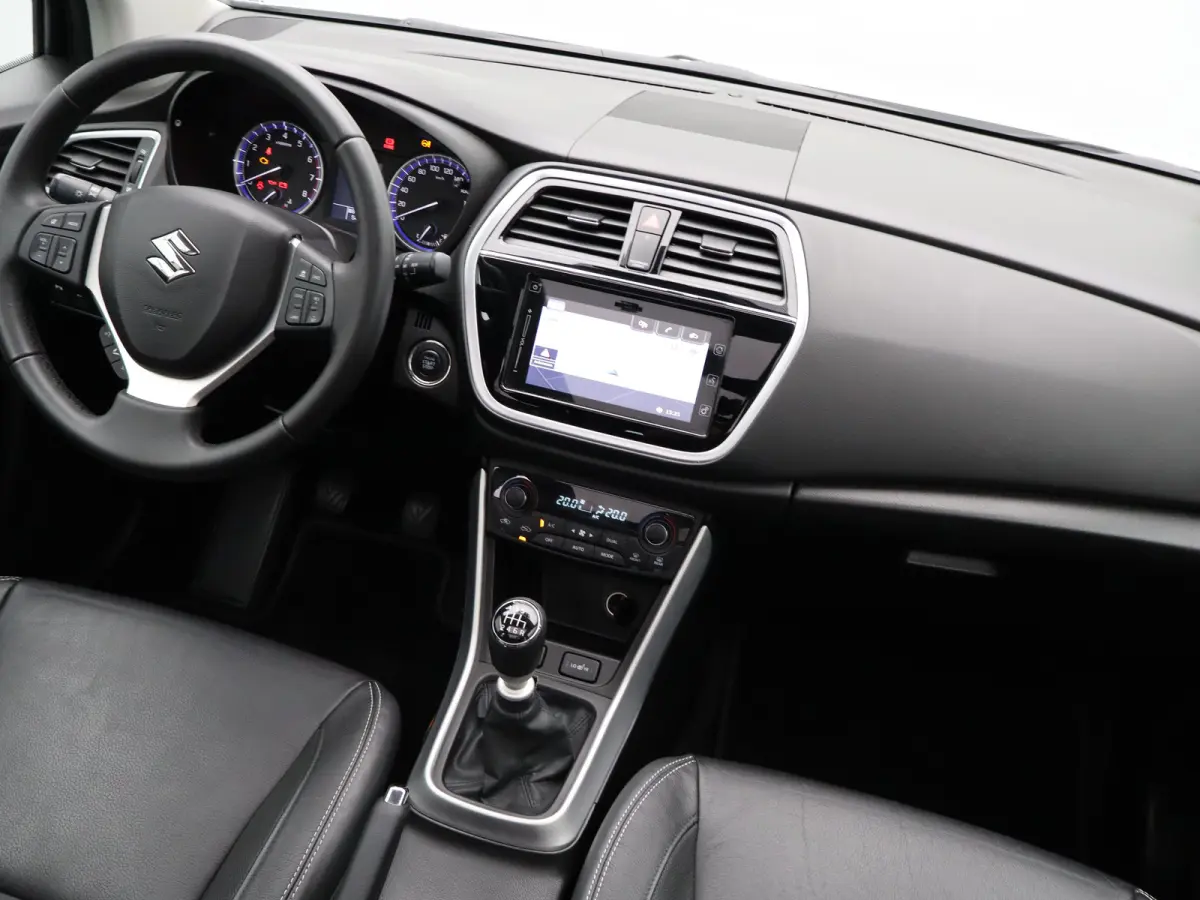 1.4 Boosterjet High Executive Stoelverwarming | Apple Carplay/Android Auto | Adaptieve Cruise Control | Navigatie | Camera | Parkeensenoren Voor en Achter