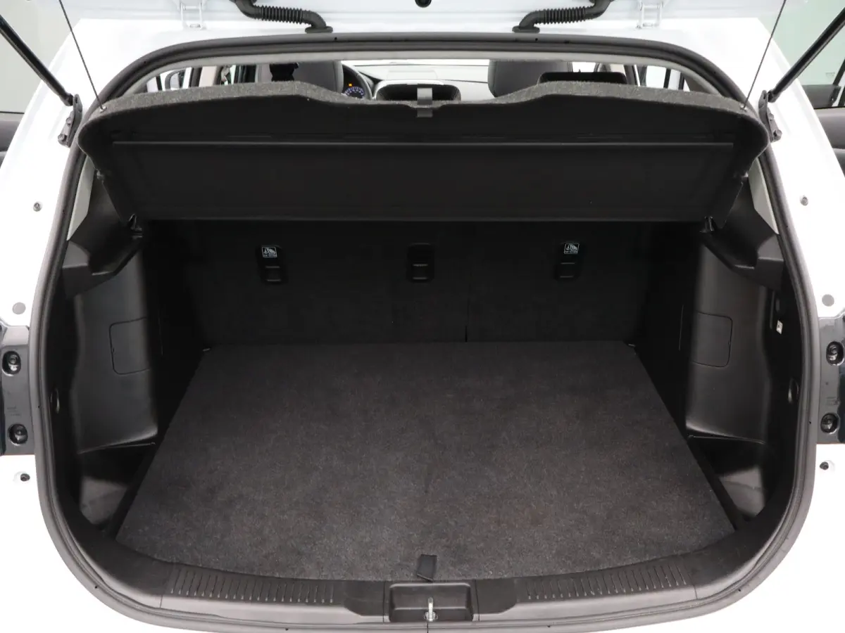 1.4 Boosterjet High Executive Stoelverwarming | Apple Carplay/Android Auto | Adaptieve Cruise Control | Navigatie | Camera | Parkeensenoren Voor en Achter