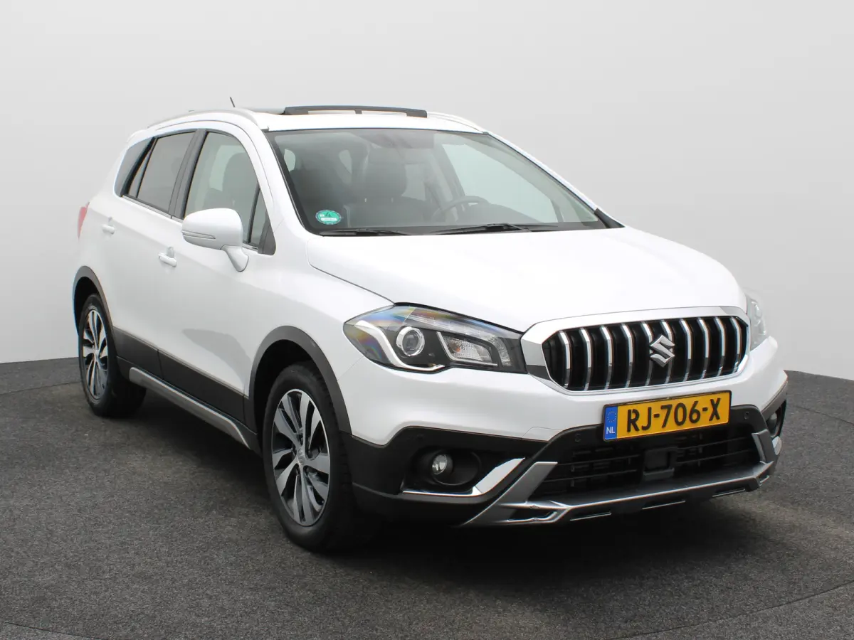 1.4 Boosterjet High Executive Stoelverwarming | Apple Carplay/Android Auto | Adaptieve Cruise Control | Navigatie | Camera | Parkeensenoren Voor en Achter