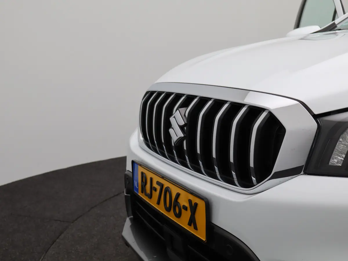1.4 Boosterjet High Executive Stoelverwarming | Apple Carplay/Android Auto | Adaptieve Cruise Control | Navigatie | Camera | Parkeensenoren Voor en Achter
