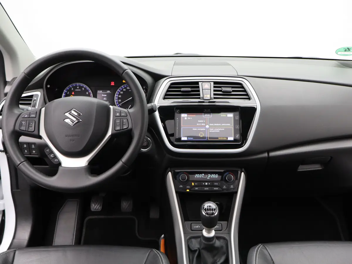 1.4 Boosterjet High Executive Stoelverwarming | Apple Carplay/Android Auto | Adaptieve Cruise Control | Navigatie | Camera | Parkeensenoren Voor en Achter