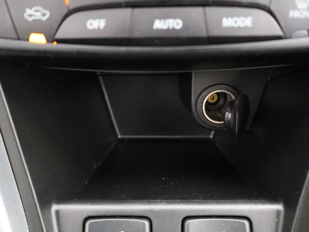 1.4 Boosterjet High Executive Stoelverwarming | Apple Carplay/Android Auto | Adaptieve Cruise Control | Navigatie | Camera | Parkeensenoren Voor en Achter